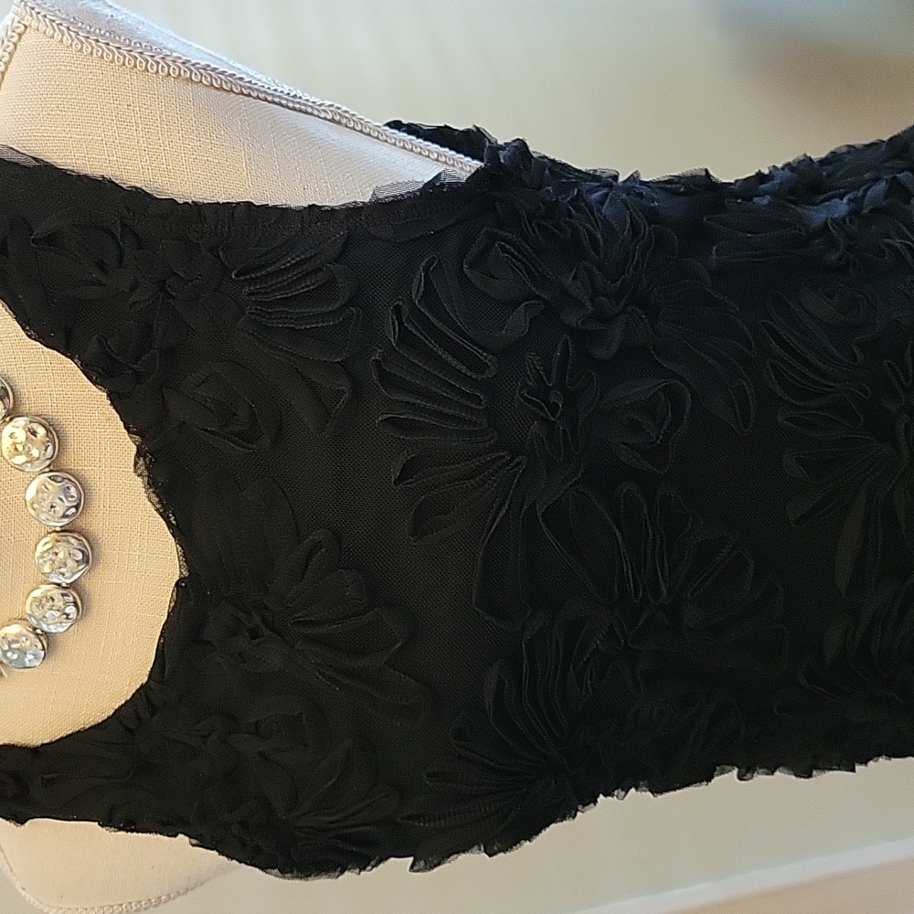Banana Republic black on black floral fully lined sleeveless top Medium EUC …